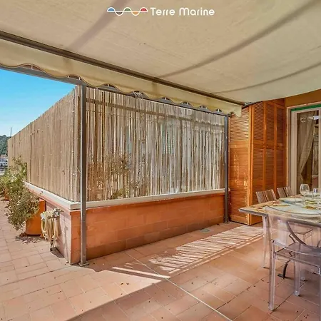 Blue Sign, Terremarine Apartman *